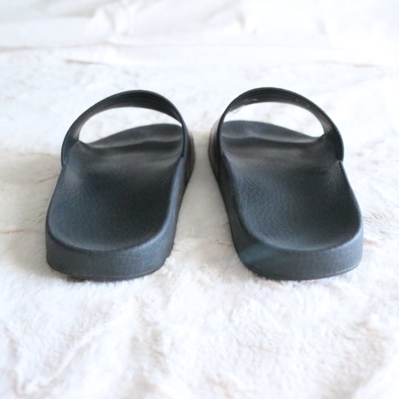 Gucci Green and Red Striped Rubber Slide Sandal - Picture 4 of 8